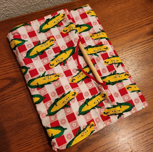 DIY Casserole Dish Carrier- Anthropomorphic Corn Cobs - Picture 3 of 5